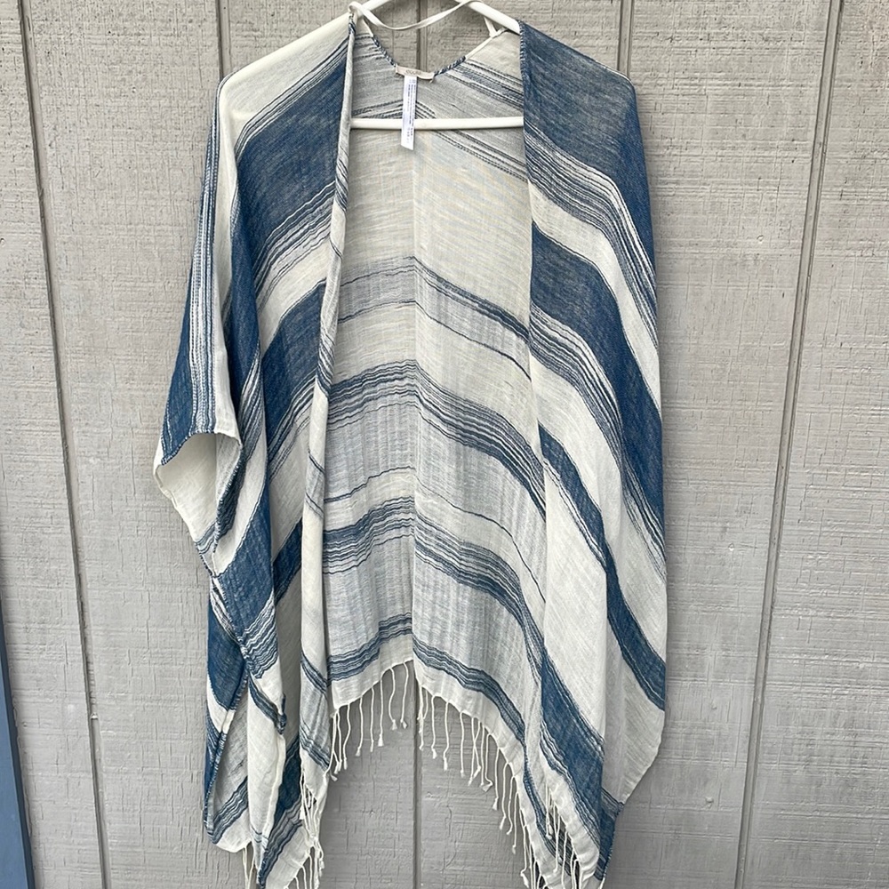 Ecote Urban outfitters Anthropologie lightweight shawl